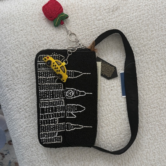 Black Beaded Skyline Wristlet with Yellow Taxi Charm - Picture 1 of 1